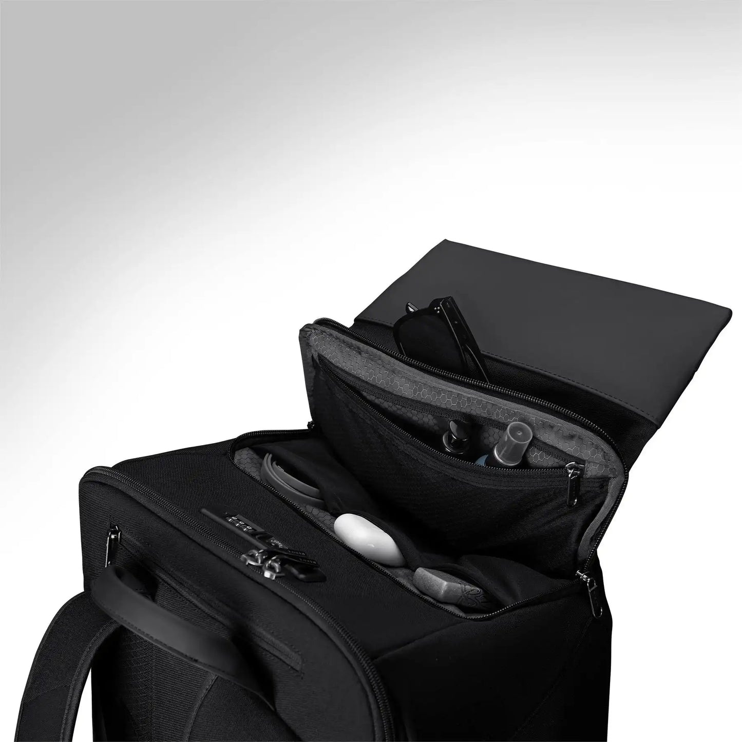 Anti-theft and cut-resistant backpack