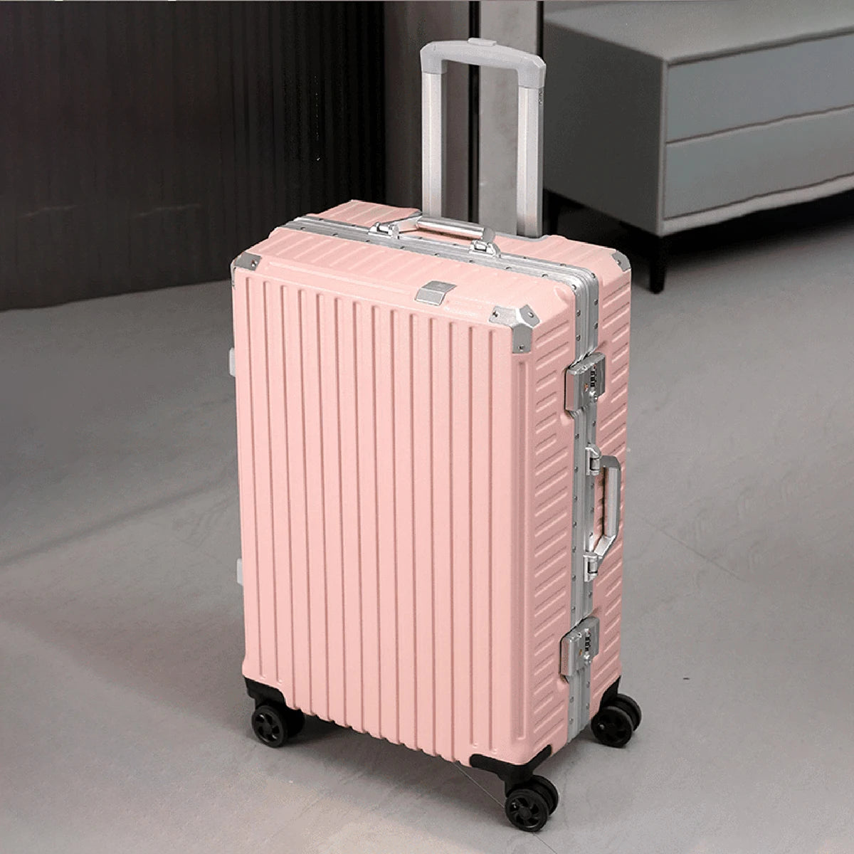 Travel bag with USB port
