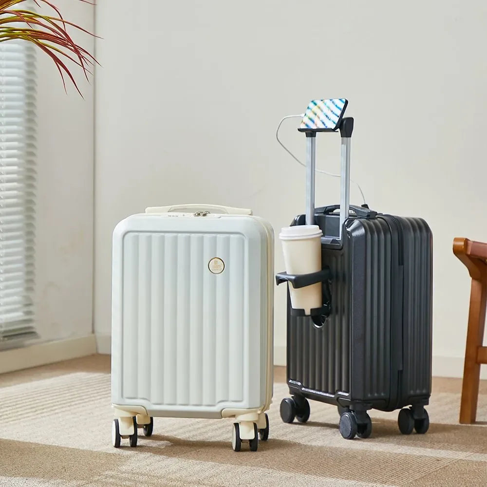 Portable travel bag with cup holders