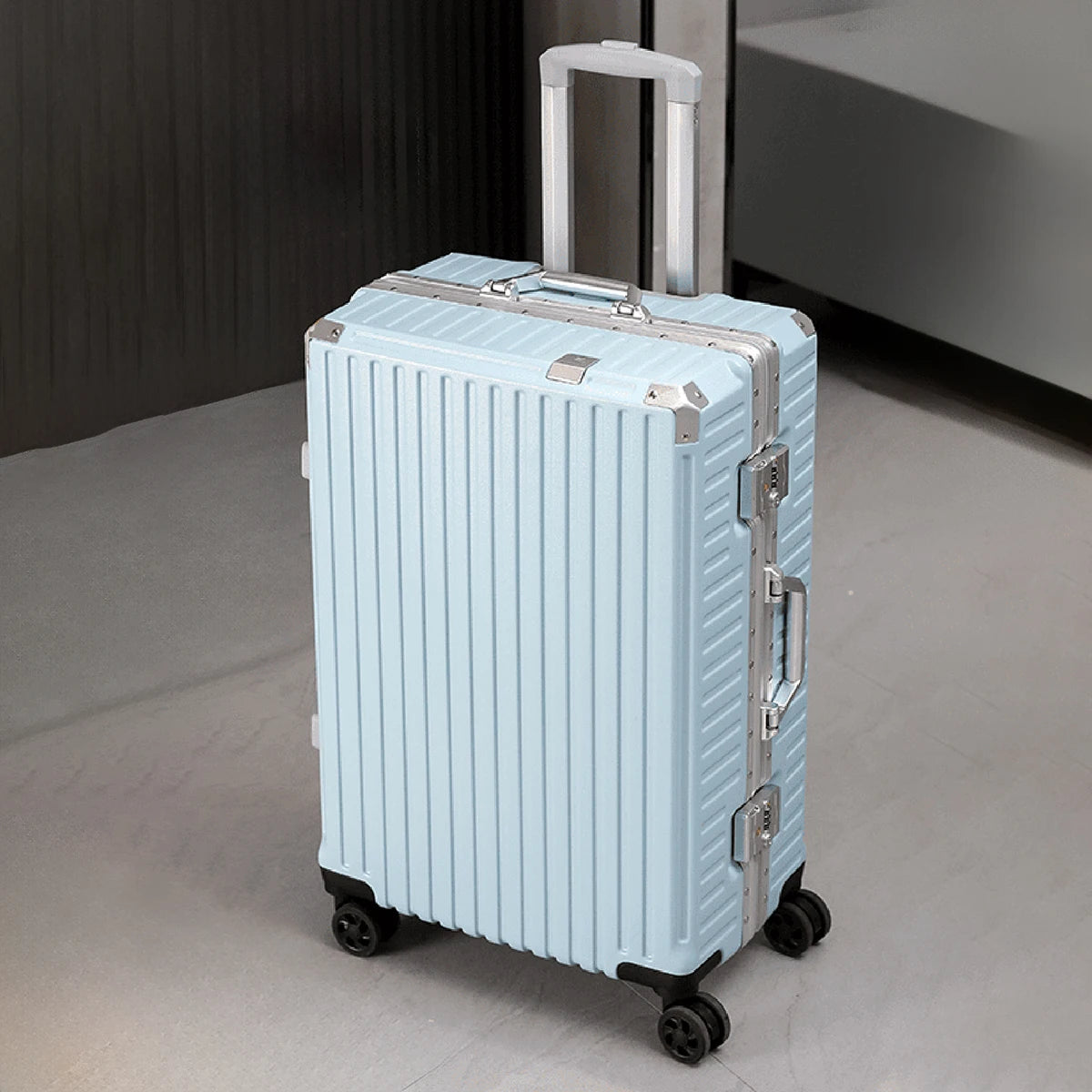 Travel bag with USB port