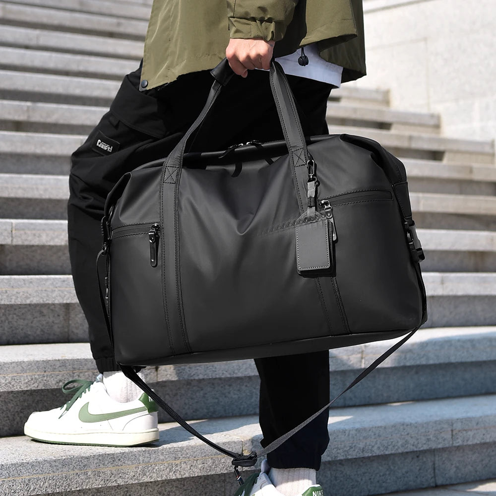 Sports bag with shoulder strap