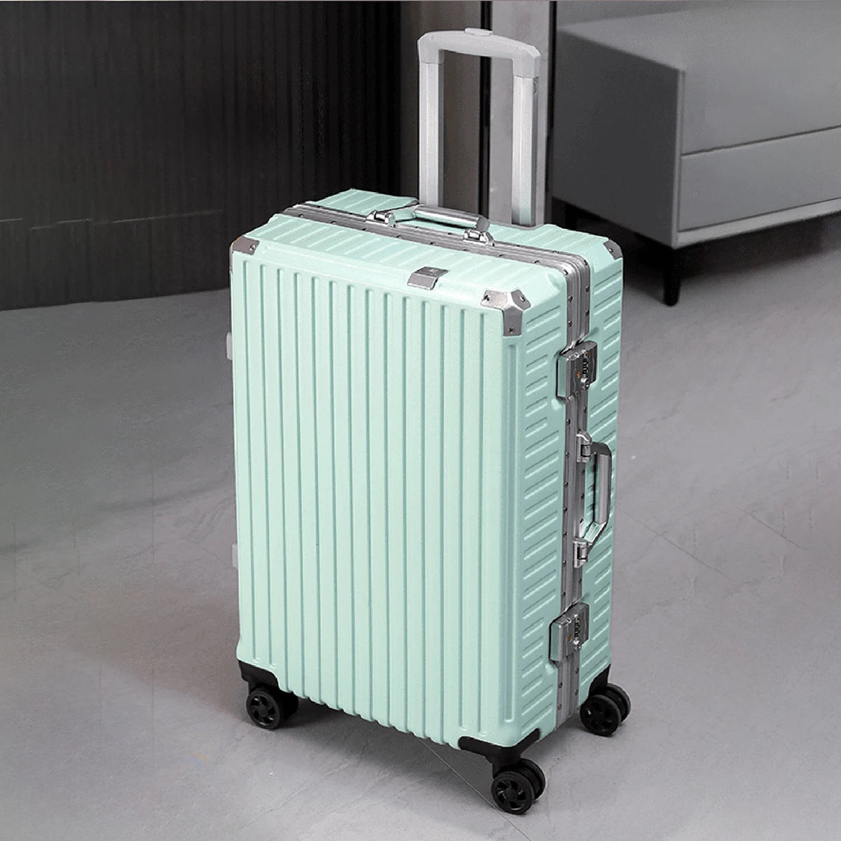 Travel bag with USB port
